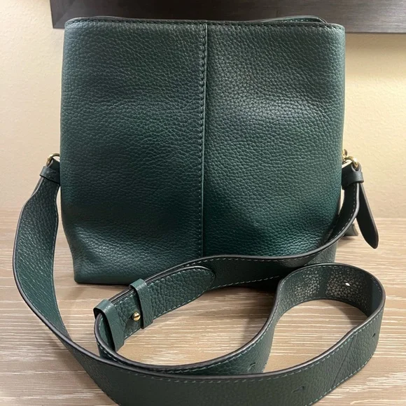 Radley London Duke Place medium compartment crossbody leather bag in pine needle - Picture 8 of 15